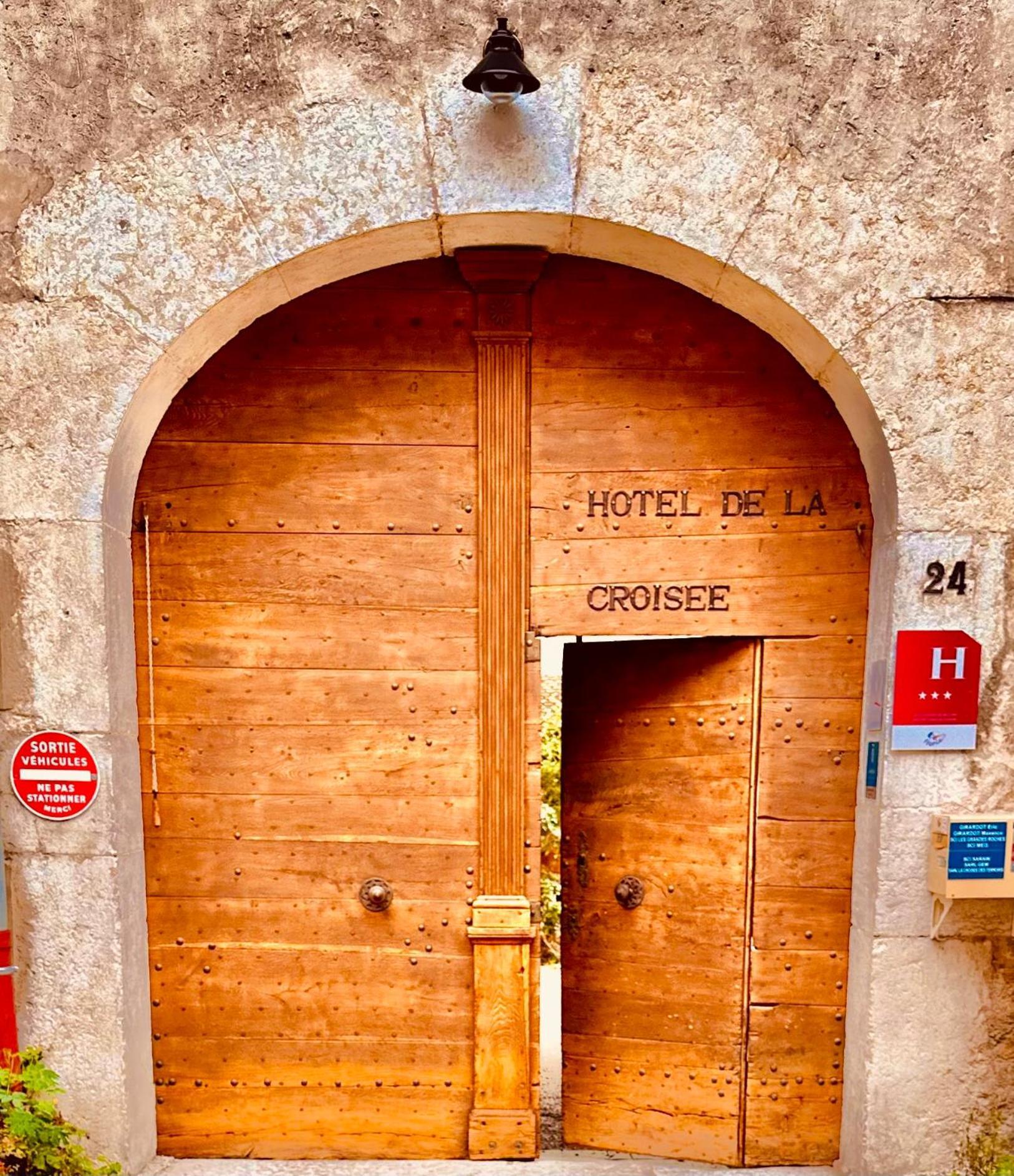 Hotel De La Croisee Poncin Buitenkant foto